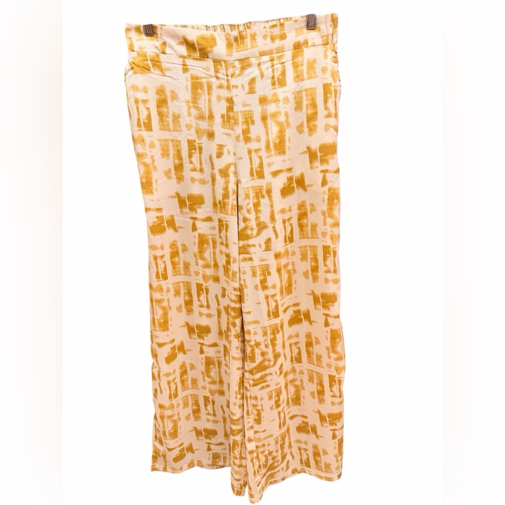 NWOT Rose & Olive Yellow Patterned Wide Leg Satin Pants 💛